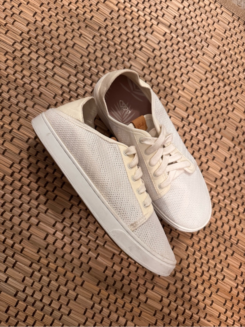 OluKai Pehuea Li White Knit Lace-Up Sneaker Shoes Collapsible-Back slip-on - Picture 6 of 10